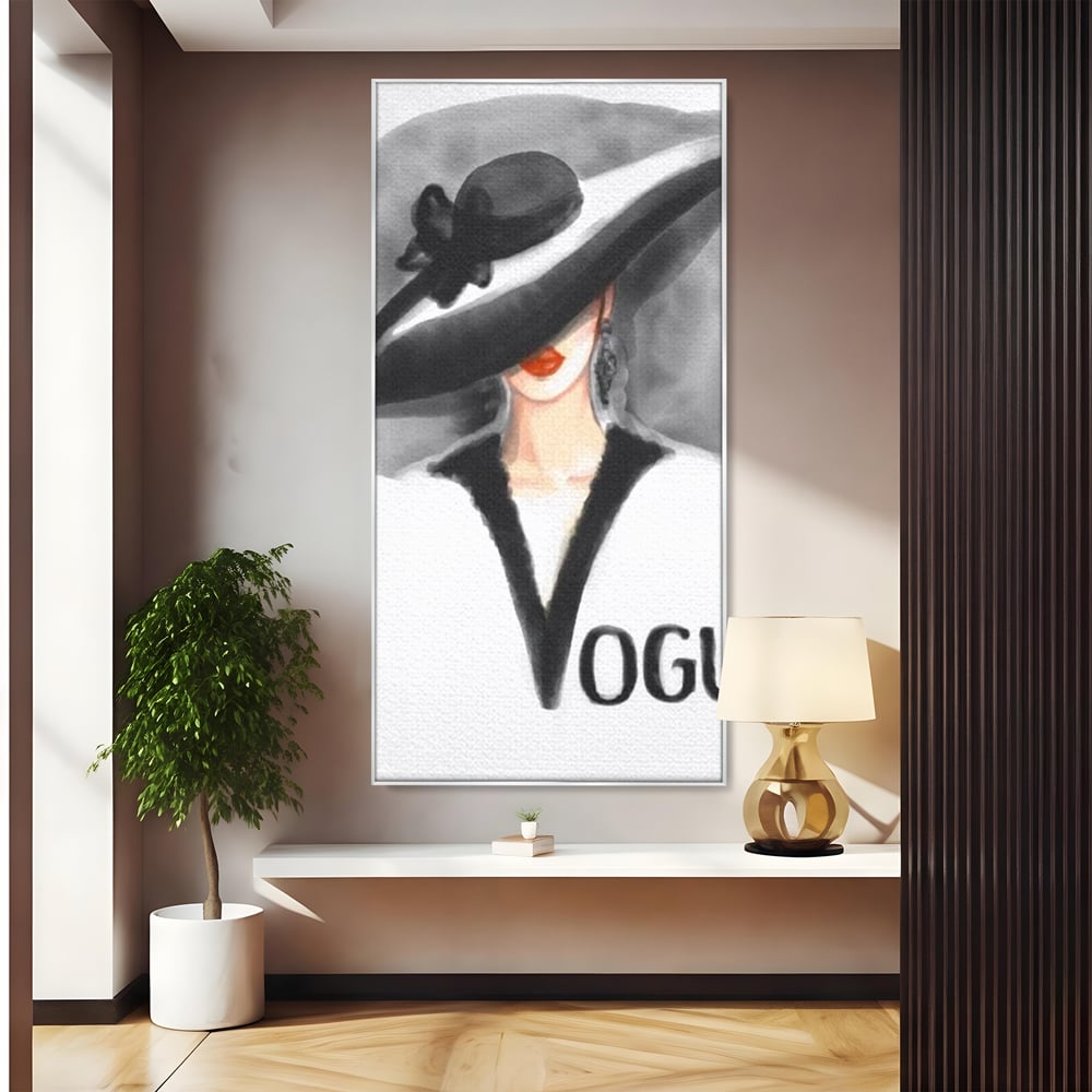 Tablou canvas cu ilustratie cu femeie purtand palarie, in rama de aluminiu argintiu